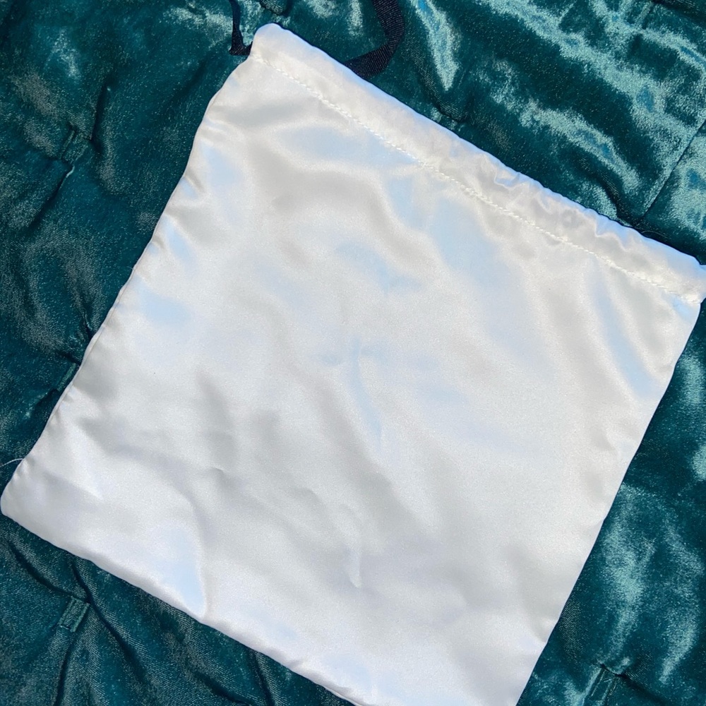 Gucci Dust Bag - Picture 2 of 2